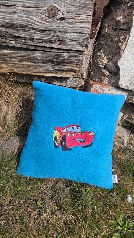 Dekoratīvais spilvens - McQueen jūras zils